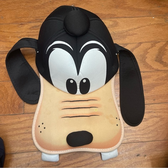 Goofy Character Hat - Disney Parks - Picture 1 of 8